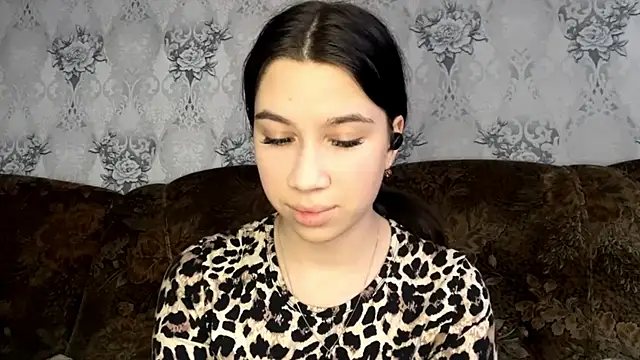 DebbiGoodknight online show from 12.16.25