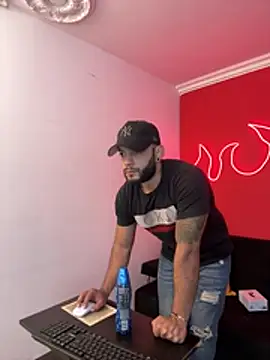 Snapshot of Mike_savage3 chatting on 02.20.26 Mike savage3 online show from 02.20.26