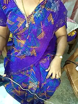 Snapshot of Gajalakshmi chatting on 11.22.25 Gajalakshmi online show from 11.22.25