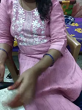 Snapshot of Gajalakshmi chatting on 11.25.25 Gajalakshmi online show from 11.25.25