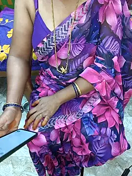 Snapshot of Gajalakshmi chatting on 11.28.25 Gajalakshmi online show from 11.28.25