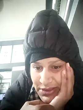 Ariana101 online show from 11.30.25