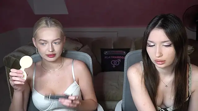 Liza Mur online show from 11.23.25