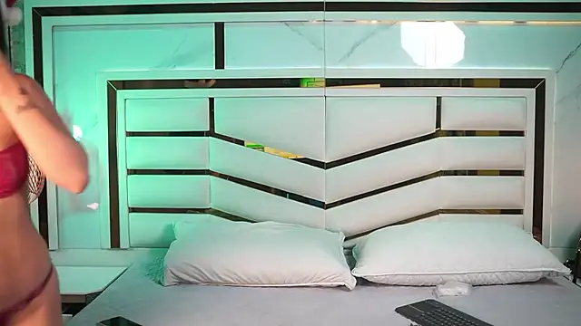 Snapshot of luciana_agudelo chatting on 12.16.25 luciana agudelo online show from 12.16.25