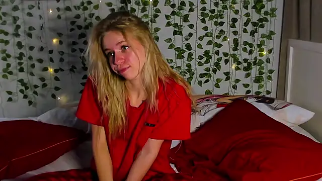 Snapshot of Cute_Beautiful_Princess chatting on 11.27.25 Cute Beautiful Princess online show from 11.27.25