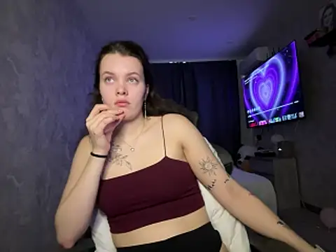 Teresa Yung online show from 11.22.25