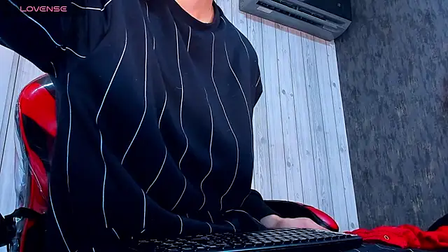 yeikoox online show from 11.28.25