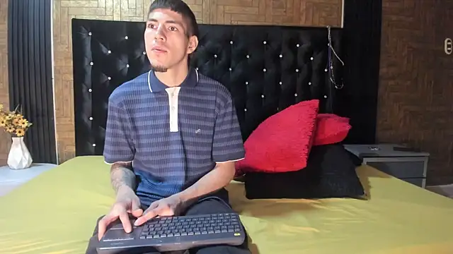 yeikoox online show from 11.29.25