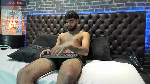 Jesuss77  online show from 11.22.25