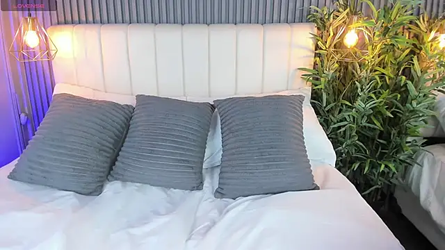 JulianaCord  online show from 11.26.25