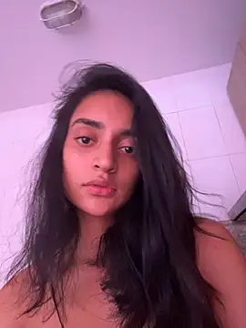 Snapshot of DaliaNix chatting on 01.15.26 DaliaNix online show from 01.15.26