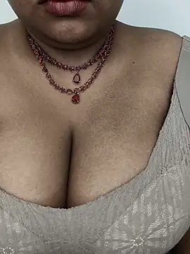 Snapshot of mamtha-tamil chatting on 11.23.25 mamtha-tamil online show from 11.23.25