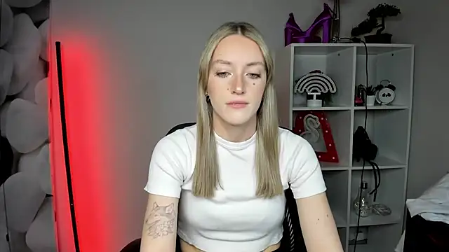 EvelynBlond online show from 02.17.26