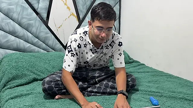 DereckxSophia online show from 12.15.25