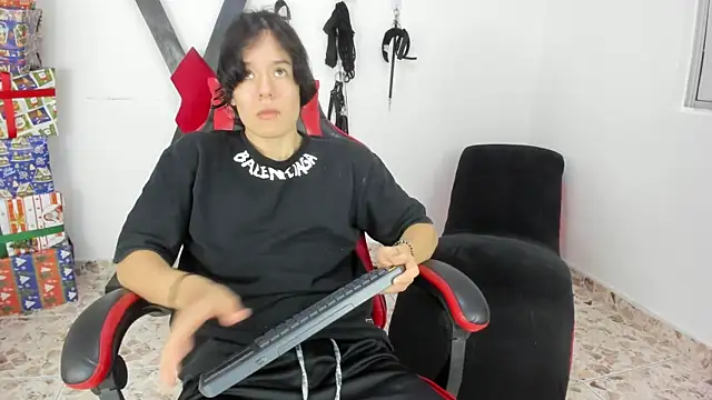 Kenai Lavis online show from 12.19.25