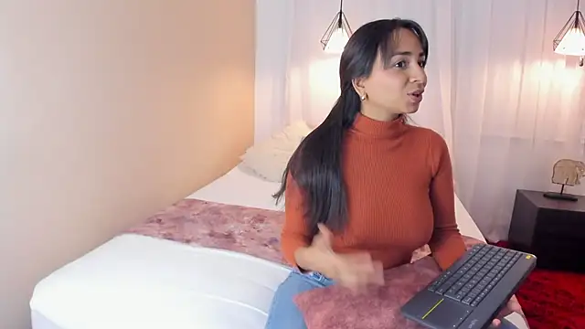 Snapshot of MiaRosy_ValentinoRussel chatting on 11.27.25 MiaRosy ValentinoRussel online show from 11.27.25