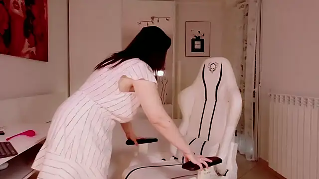 FlirtyFox  online show from 02.01.26