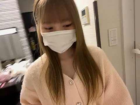 Snapshot of binyu_rua chatting on 12.03.25 binyu rua online show from 12.03.25