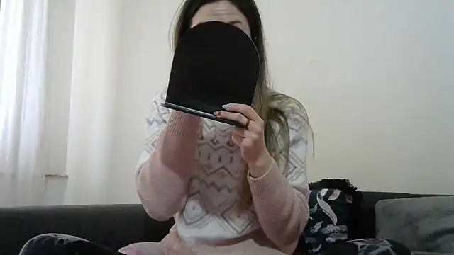 Snapshot of Erii18 chatting on 02.03.26 Erii18 online show from 02.03.26