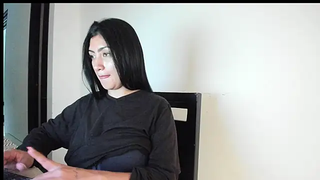 Snapshot of miabelmonte chatting on 11.27.25 miabelmonte online show from 11.27.25