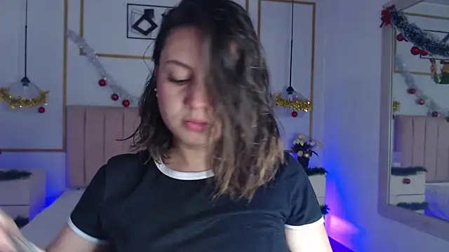 Snapshot of Alice_Sinclair_ chatting on 12.22.25 Alice Sinclair online show from 12.22.25