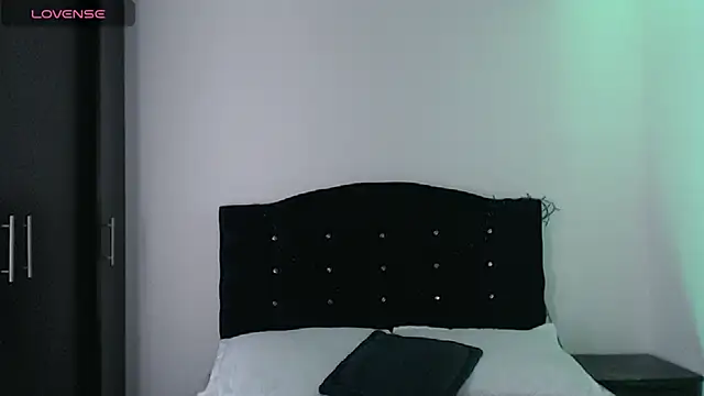 Snapshot of Alice_Sinclair_ chatting on 02.13.26 Alice Sinclair online show from 02.13.26