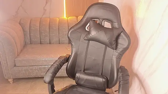 Snapshot of violeta_tf chatting on 02.13.26 violeta tf online show from 02.13.26