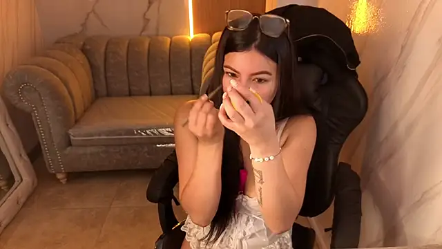 Snapshot of violeta_tf chatting on 03.01.26 violeta tf online show from 03.01.26