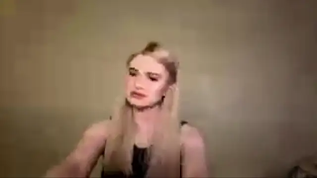 Snapshot of KarissaBoisse chatting on 12.04.25 KarissaBoisse online show from 12.04.25