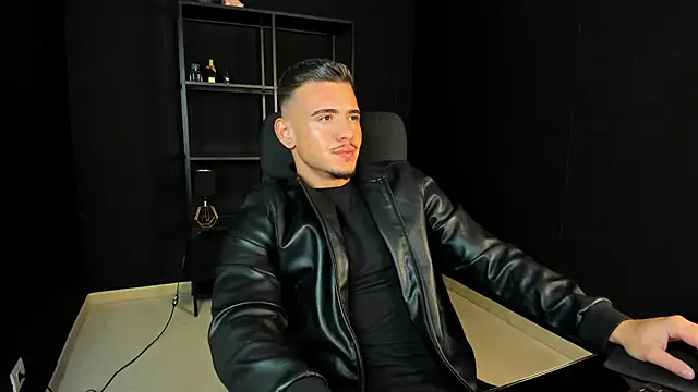 Snapshot of ElijahThorne chatting on 04.16.26 ElijahThorne online show from 04.16.26