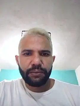 Snapshot of jhosemanuel chatting on 12.17.25 jhosemanuel online show from 12.17.25