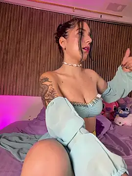 Hayley-Fox online show from 04.18.26