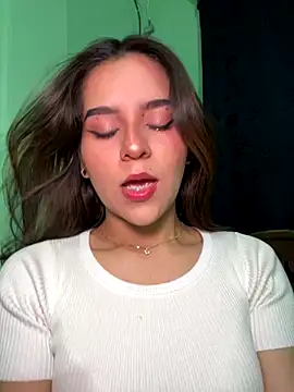 Snapshot of _Sweetlove_ chatting on 12.17.25 Sweetlove online show from 12.17.25