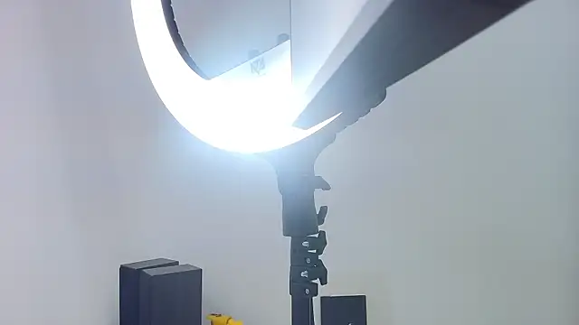 Snapshot of lili_jhonson chatting on 11.26.25 lili jhonson online show from 11.26.25