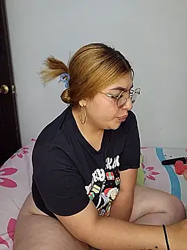 mila curvy online show from 12.18.25