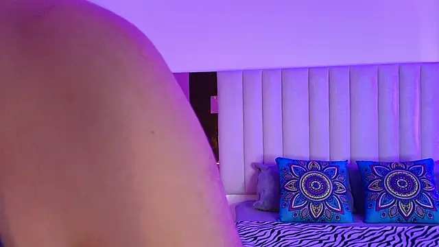 Mara Wolf01 online show from 12.04.25