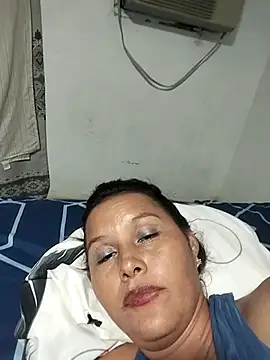 Snapshot of Paola-Lond chatting on 11.29.25 Paola-Lond online show from 11.29.25