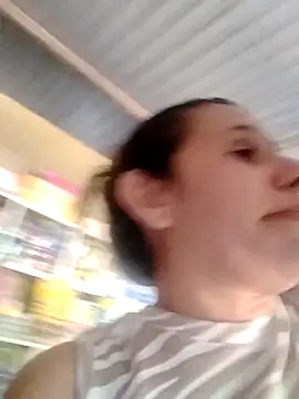 Snapshot of MIA-LARIOS chatting on 03.05.26 MIA-LARIOS online show from 03.05.26