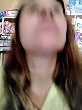 Snapshot of MIA-LARIOS chatting on 03.25.26 MIA-LARIOS online show from 03.25.26