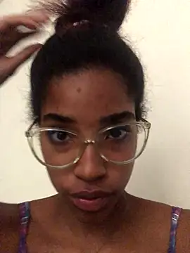 Snapshot of pleasing_charlotte chatting on 12.16.25 pleasing charlotte online show from 12.16.25