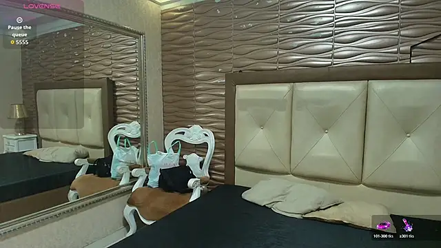 Madyscarlett online show from 11.24.25