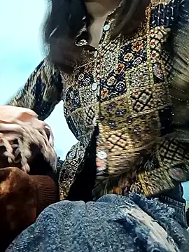 Lovely girl- online show from 12.19.25