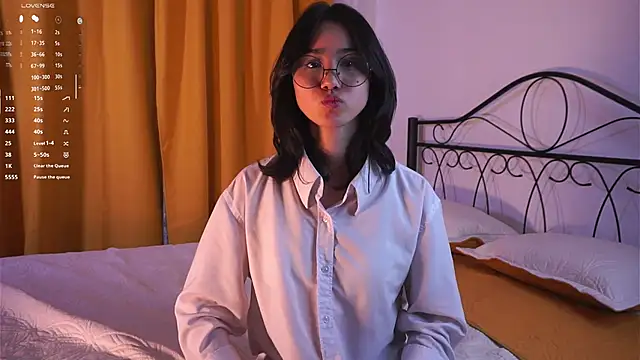 StaciaBratz online show from 11.21.25