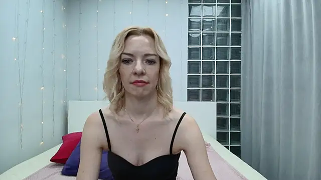 Brightly Heizer online show from 04.14.26