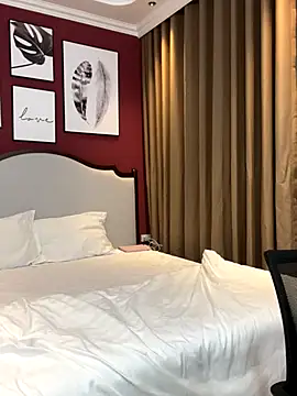 Queen-of-Love online show from 11.22.25