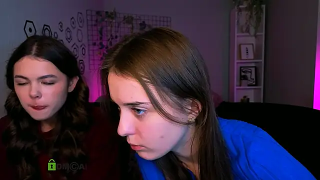 Snapshot of maddycats chatting on 11.24.25 maddycats online show from 11.24.25