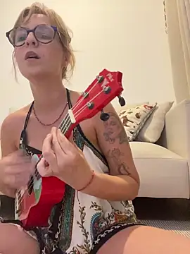 Snapshot of KnotBabe chatting on 02.15.26 KnotBabe online show from 02.15.26