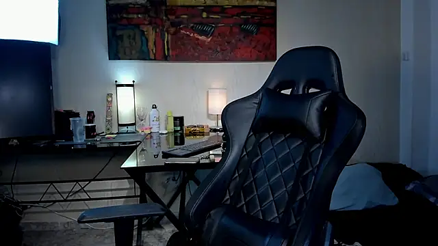 Snapshot of aress_damon chatting on 12.21.25 aress damon online show from 12.21.25