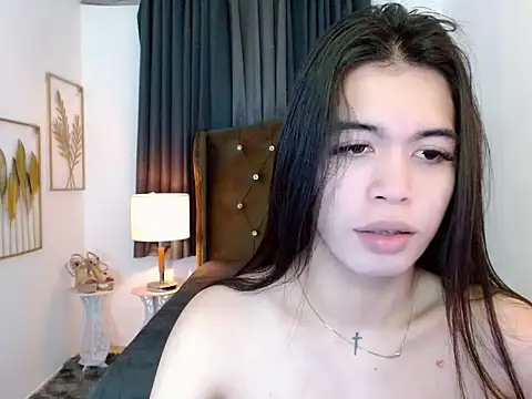 hollyyumiloove online show from 02.05.26