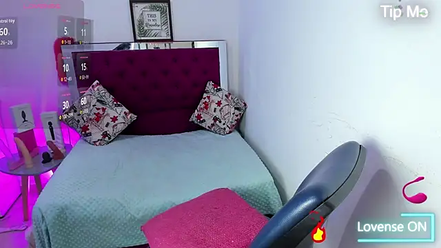 Snapshot of Samantha__F_W chatting on 06.25.26 Samantha F W online show from 06.25.26